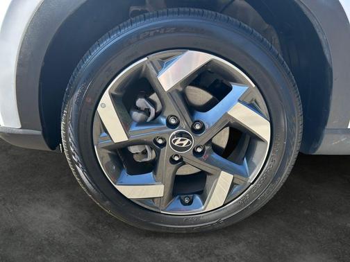 Lunar White 2025 Hyundai VENUE SEL