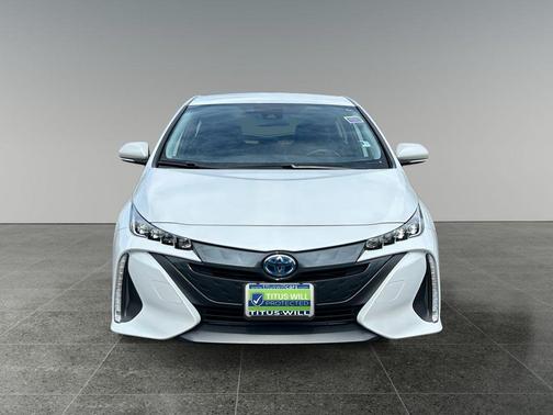 Pearl 2022 Toyota Prius Prime XLE