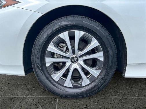 Pearl 2022 Toyota Prius Prime XLE