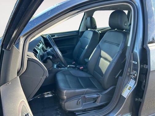 Platinum Gray Metallic 2017 Volkswagen Golf Alltrack TSI SE