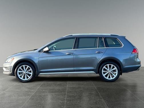 Platinum Gray Metallic 2017 Volkswagen Golf Alltrack TSI SE
