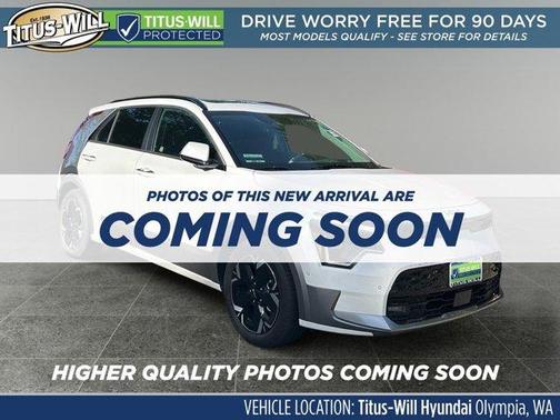 Snow White Pearl 2023 Kia Niro EV Wave