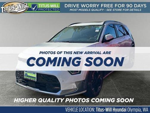 Snow White Pearl 2023 Kia Niro EV Wave