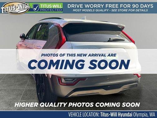 Snow White Pearl 2023 Kia Niro EV Wave