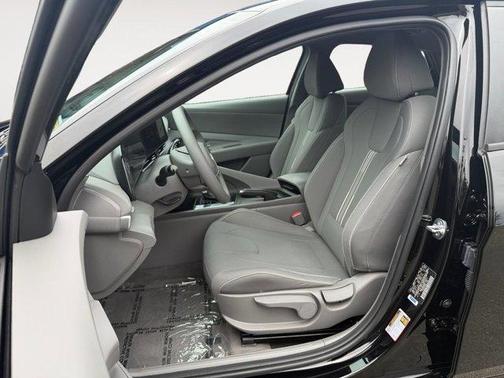 Black 2024 Hyundai ELANTRA SEL