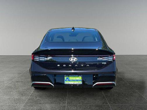 2025 Hyundai SONATA Hybrid SEL