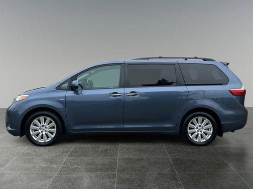2017 Toyota Sienna XLE Premium
