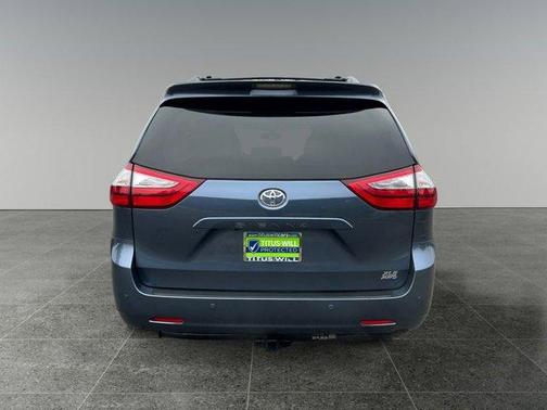 2017 Toyota Sienna XLE Premium