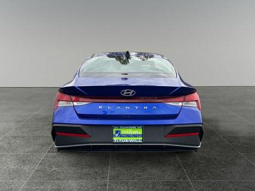 2025 Hyundai ELANTRA SE