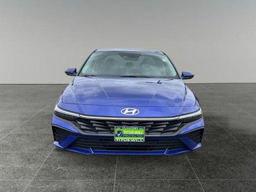 2025 Hyundai ELANTRA SE