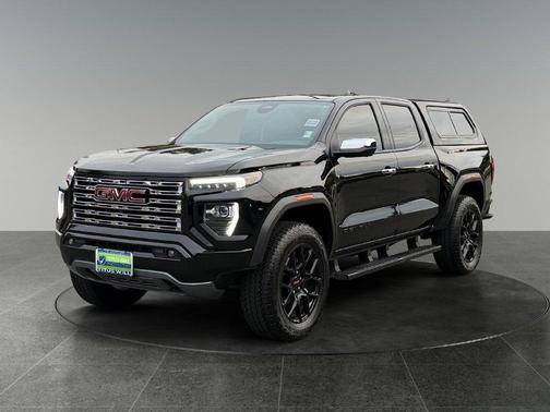 Onyx Black 2025 GMC Canyon Denali