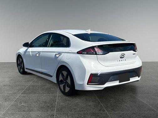 2022 Hyundai IONIQ Hybrid Limited