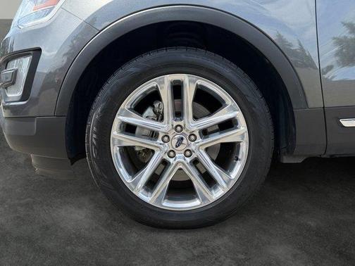 Magnetic 2017 Ford Explorer XLT