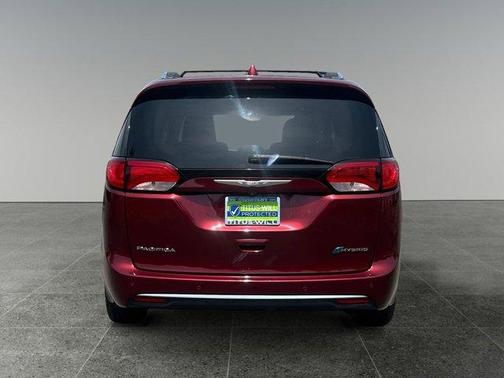 2018 Chrysler Pacifica Hybrid Limited