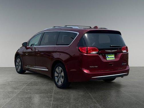 2018 Chrysler Pacifica Hybrid Limited