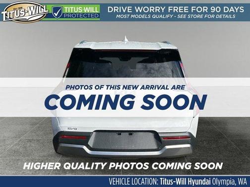 Glacial White Pearl 2025 Kia EV9 Wind