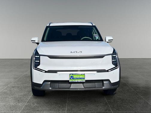 Glacial White Pearl 2025 Kia EV9 Wind