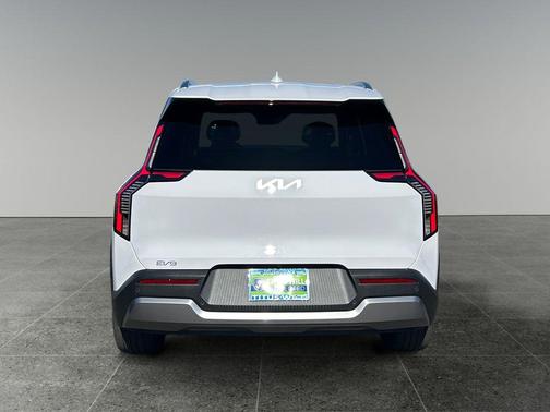 Glacial White Pearl 2025 Kia EV9 Wind