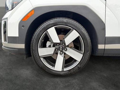 White 2024 Hyundai SANTA FE HEV Limited