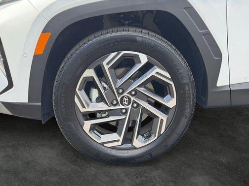 Pearl 2025 Hyundai TUCSON Hybrid Limited
