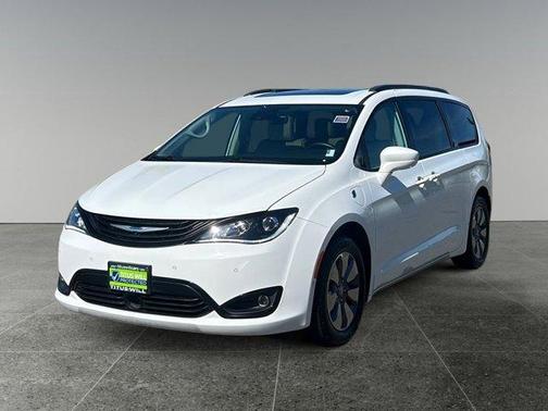 2018 Chrysler Pacifica Hybrid Limited