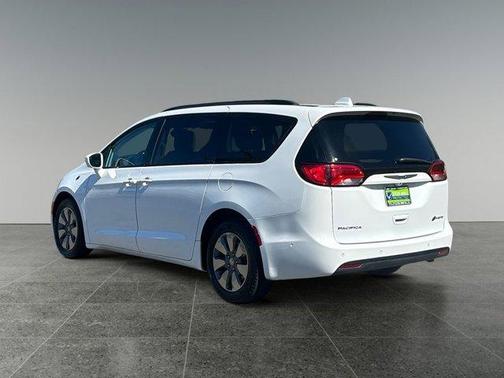 2018 Chrysler Pacifica Hybrid Limited