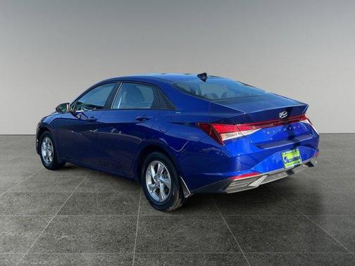 2023 Hyundai ELANTRA SE