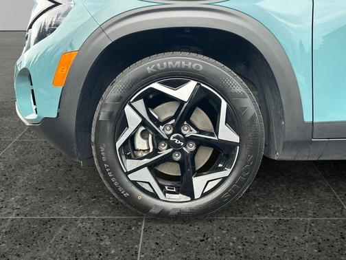 Blue 2024 Kia Seltos EX