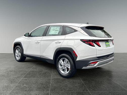 White Pearl 2026 Hyundai TUCSON SE