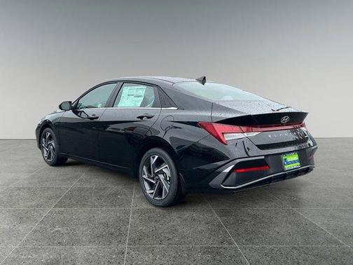 2025 Hyundai ELANTRA HEV Limited