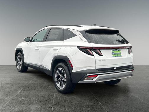 White Pearl 2026 Hyundai TUCSON SEL Premium