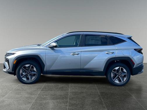 Shimmering Silver 2026 Hyundai TUCSON SEL Premium