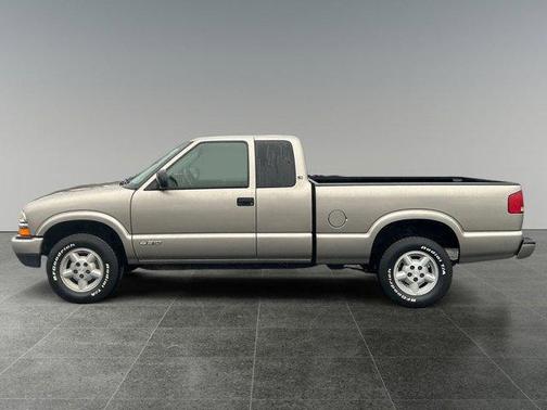 2003 Chevrolet S-10 LS