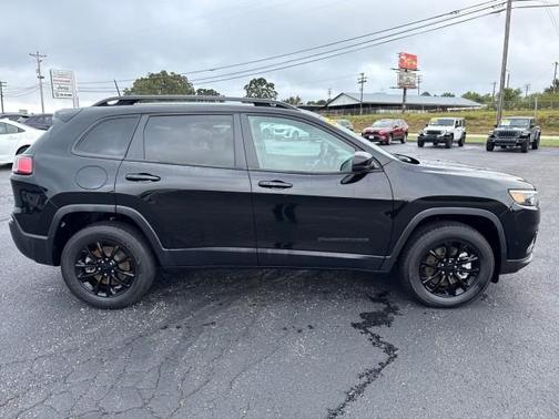 2023 Jeep Cherokee Altitude Lux