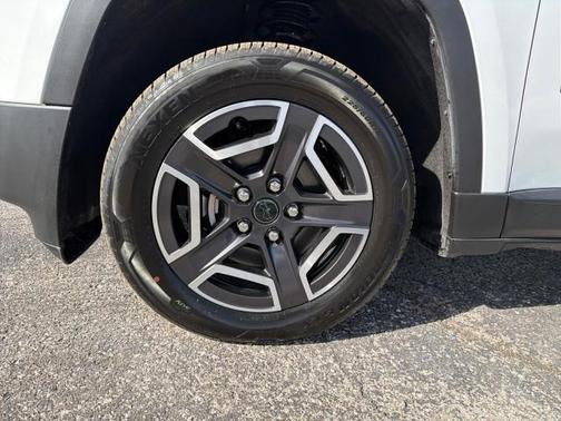 2026 Jeep Cherokee LAREDO/LIMITED