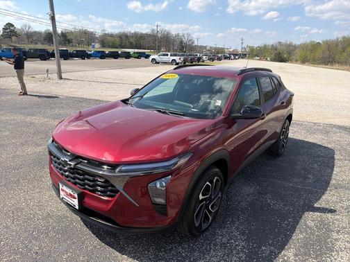Red 2025 Chevrolet Trax 2RS