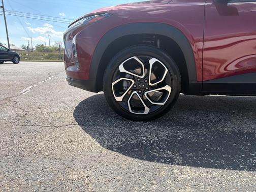 Red 2025 Chevrolet Trax 2RS