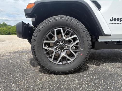 Bright White Clearcoat 2026 Jeep Wrangler Sahara