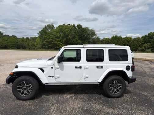 Bright White Clearcoat 2026 Jeep Wrangler Sahara