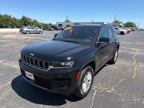 Diamond Black 2026 Jeep Grand Cherokee Laredo