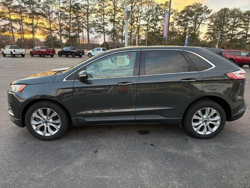 2021 Ford Edge Titanium