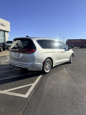 2024 Chrysler Pacifica Touring-L