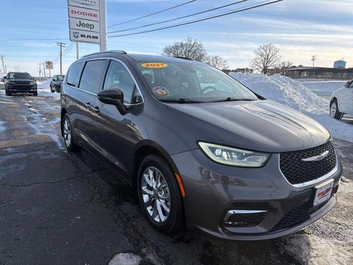 2021 Chrysler Pacifica Touring-L