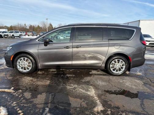 2021 Chrysler Pacifica Touring-L