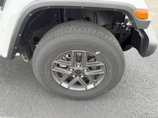 2024 Jeep Gladiator Sport