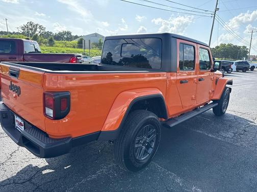 2025 Jeep Gladiator Sport