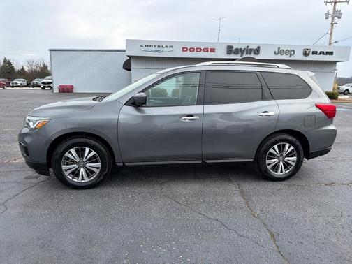 2020 Nissan Pathfinder SL