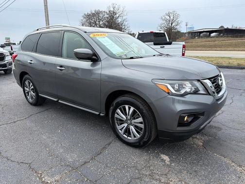 2020 Nissan Pathfinder SL
