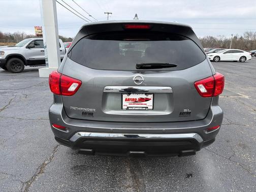 2020 Nissan Pathfinder SL