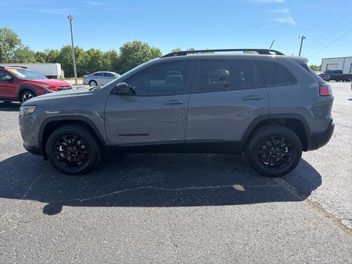 2023 Jeep Cherokee Altitude Lux